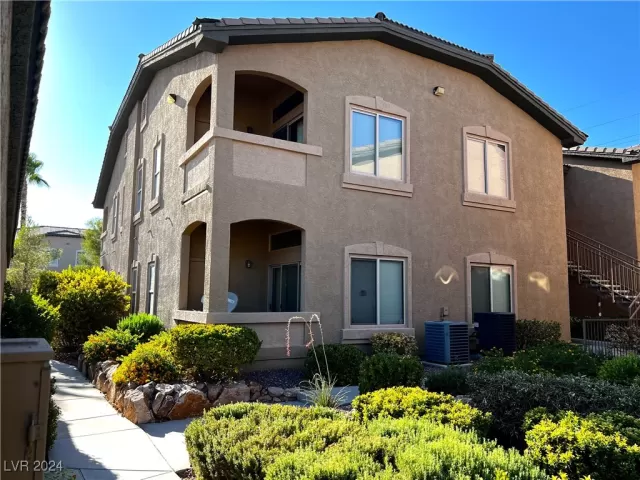 MLS: 2612511 Condo For Sale