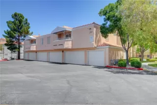 Photo #1: 2612558 Listing