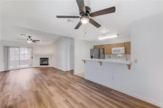 Photo #5: 2612558 Listing