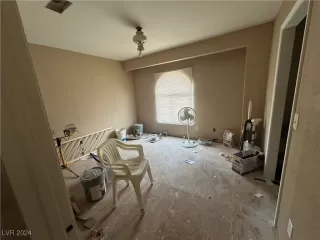 Photo #4: 2612563 Listing 