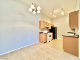 Photo #4: 2612571 Listing 