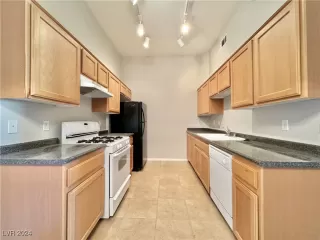 Photo #5: 2612571 Listing 