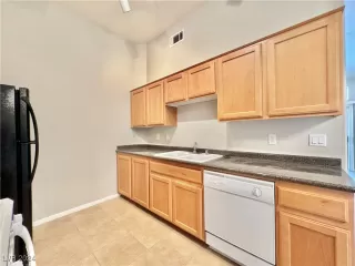 Photo #6: 2612571 Listing 