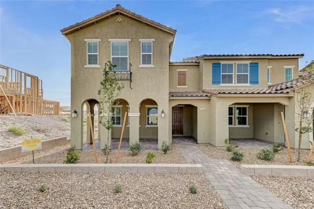 MLS: 2612573 Condo For Sale