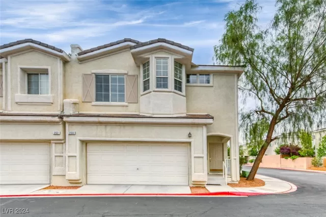 MLS: 2612577 Condo For Sale