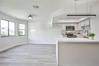 Photo #5: 2612588 Listing 