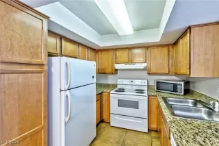 Photo #5: 2612590 Listing 