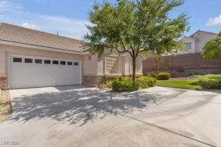 Photo #1: 2612610 Listing