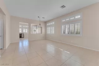 Photo #4: 2612610 Listing