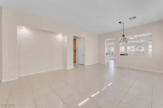 Photo #5: 2612610 Listing