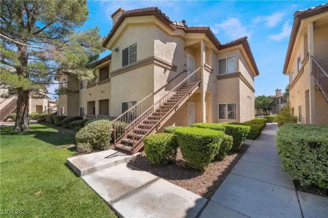 MLS: 2612618 Condo For Sale