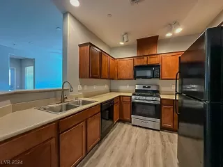 Photo #2: 2612661 Listing 