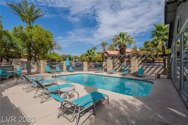 MLS: 2612686 Condo For Sale