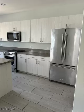 Photo #3: 2612695 Listing 