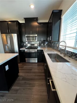 Photo #3: 2612747 Listing 