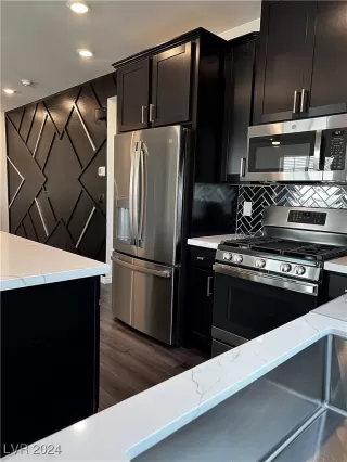 Photo #4: 2612747 Listing 