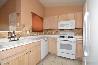 Photo #4: 2612758 Listing 