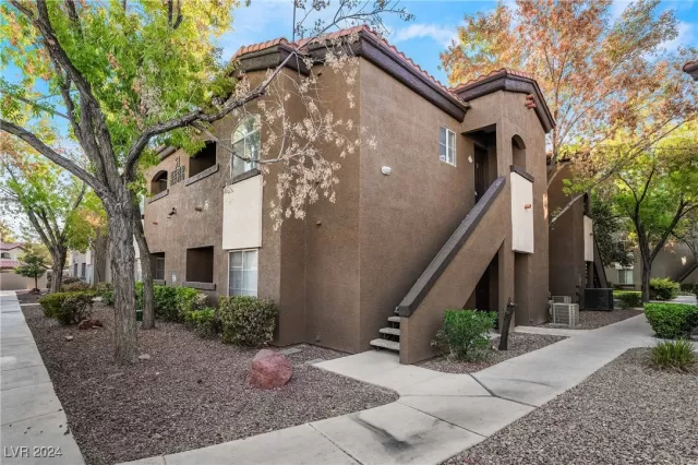 MLS: 2612782 Condo For Sale