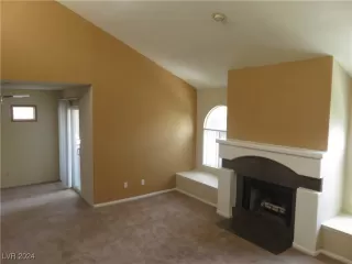 Photo #3: 2612791 Listing 