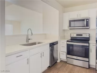 Photo #2: 2612792 Listing 