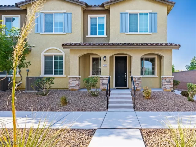 MLS: 2612810 Condo For Sale