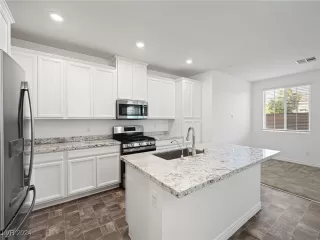 Photo #2: 2612810 Listing 