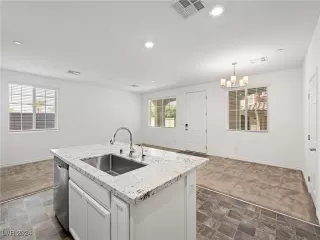 Photo #3: 2612810 Listing 