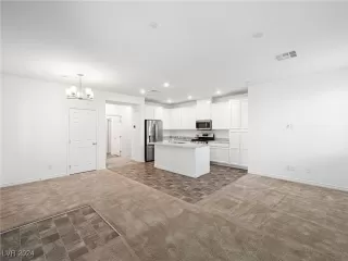 Photo #4: 2612810 Listing 