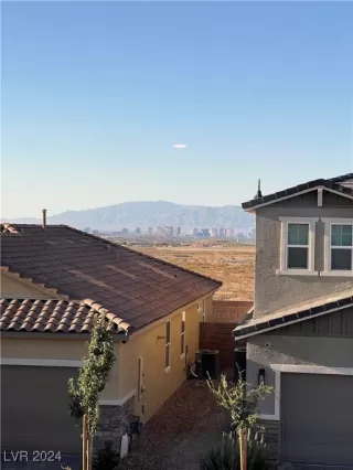 Photo #3: 2612820 Listing