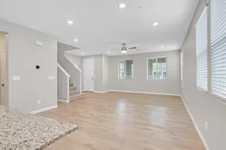 Photo #5: 2612820 Listing