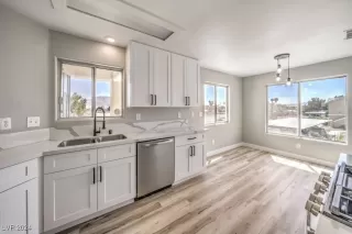 Photo #1: 2612835 Listing