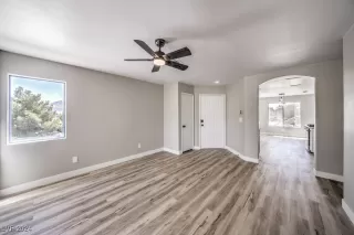 Photo #4: 2612835 Listing