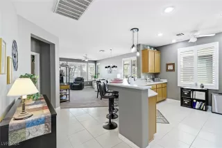 Photo #4: 2612843 Listing