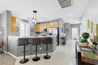 Photo #5: 2612843 Listing