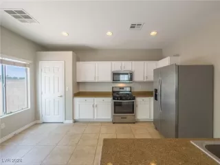 Photo #6: 2612877 Listing 
