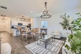 Photo #3: 2612890 Listing