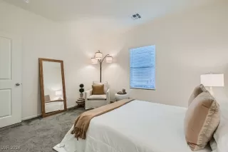 Photo #5: 2612890 Listing