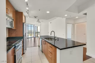 Photo #1: 2612938 Listing 