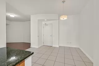 Photo #4: 2612938 Listing 