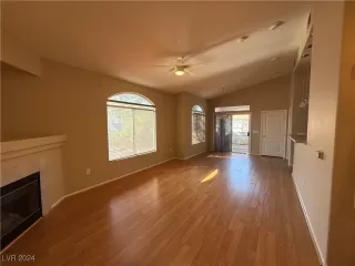 Photo #3: 2612943 Listing 