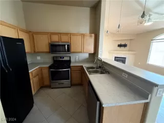Photo #4: 2612943 Listing 