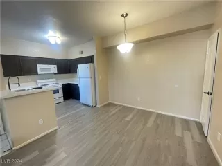 Photo #2: 2612968 Listing 