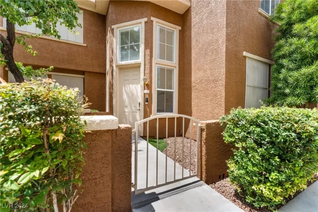 MLS: 2612973 Condo For Sale