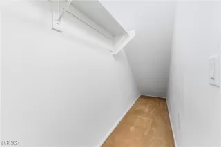 Photo #5: 2612973 Listing