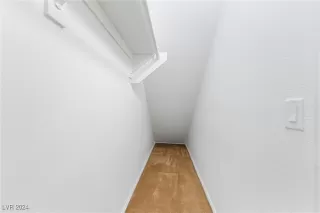 Photo #6: 2612973 Listing