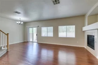 Photo #4: 2612975 Listing