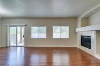 Photo #5: 2612975 Listing