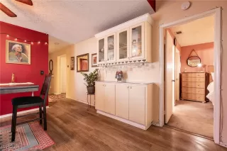 Photo #3: 2612978 Listing