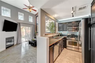 Photo #4: 2613020 Listing 