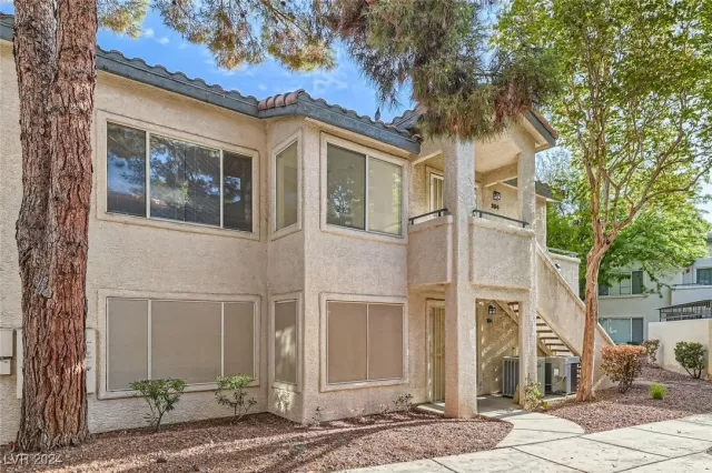 MLS: 2613070 Condo For Sale